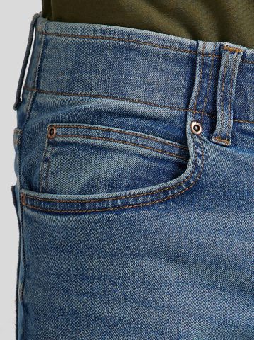 Men's Extreme Motion Regular Fit Straight Leg Jean