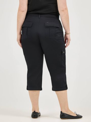 Women's Ultra Lux Comfort with Flex-To-Go Relaxed Fit Cargo Capri (Plus)