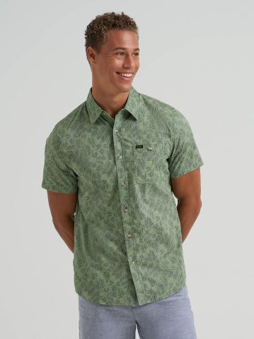Men's Leaves Print One Pocket Button Down Shirt Men's Leaves Print One Pocket Button Down Shirt