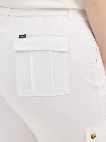 Women's Ultra Lux Comfort with Flex-To-Go Relaxed Fit Cargo Capri (Plus)