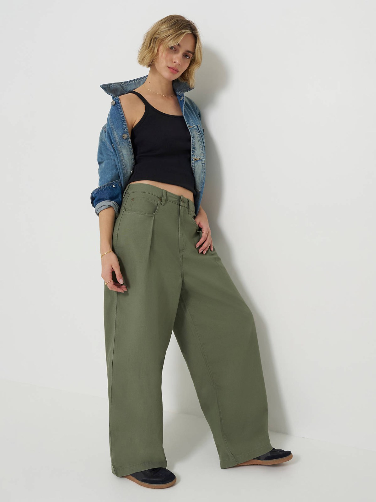 Women's Low Rise Slouch Chino Pant