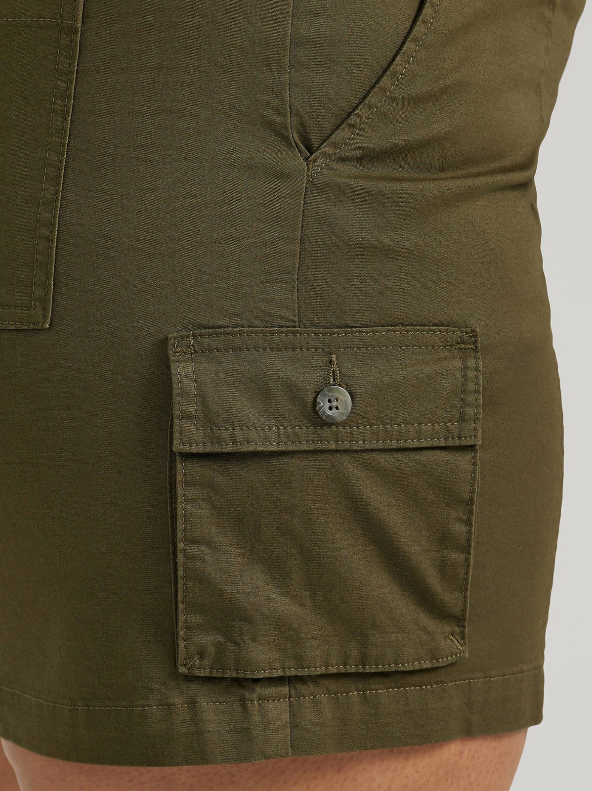 Women's Ultra Lux Comfort with Flex-to-Go Relaxed Fit Cargo Short (Plus) - view 6