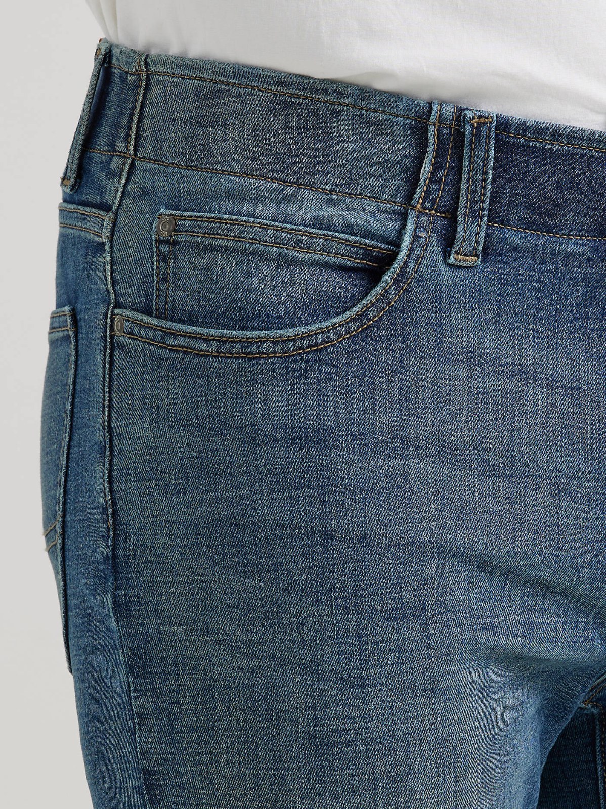 Men's Extreme Motion MVP Relaxed Straight Jean - view 6