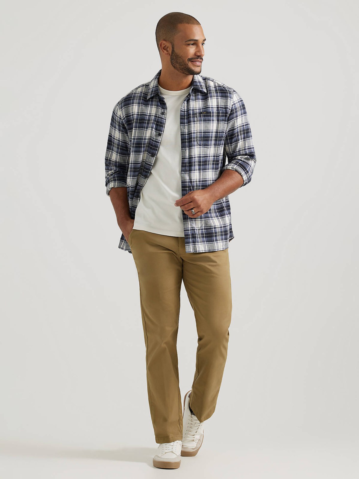 Men's Extreme Motion Flat Front Khaki Pant