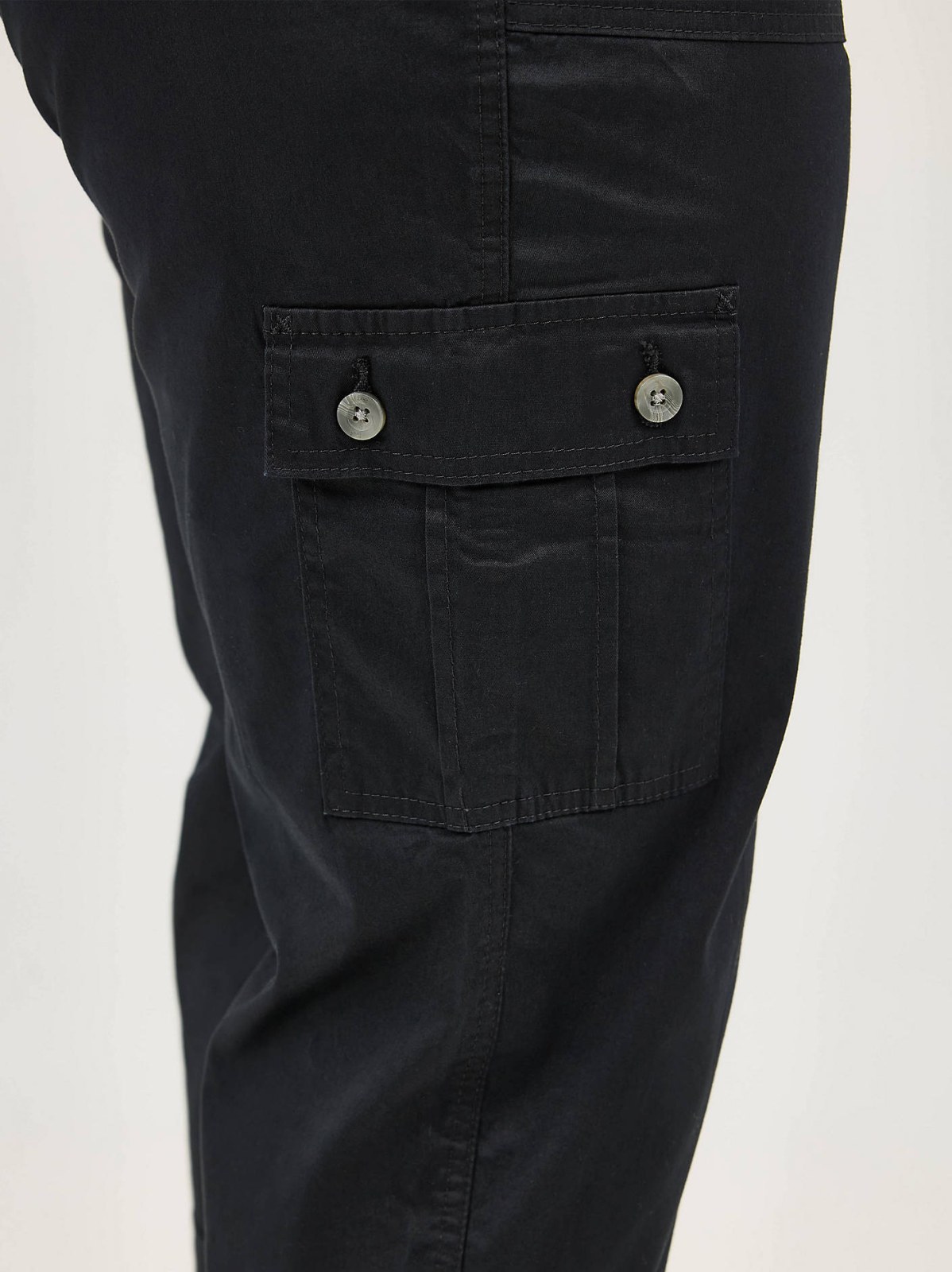 Women's Ultra Lux Comfort with Flex-To-Go Relaxed Fit Cargo Capri (Plus) - view 6