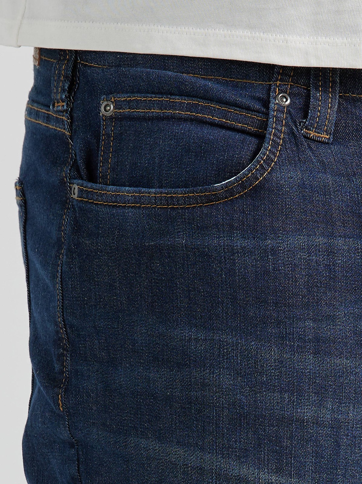 Men's Extreme Motion Athletic Tapered Leg Jean (Big & Tall) - view 6