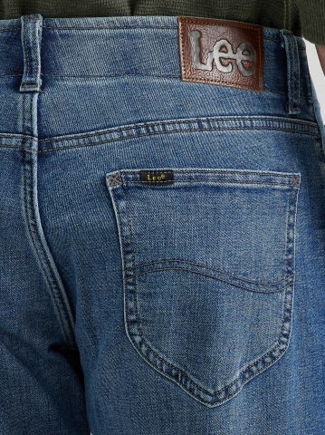 Men's Extreme Motion MVP Straight Fit Tapered Jean