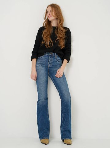 Women's High Rise Bootcut Jean Women's High Rise Bootcut Jean