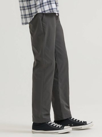 Men's Extreme Motion Regular Taper Chino Pant
