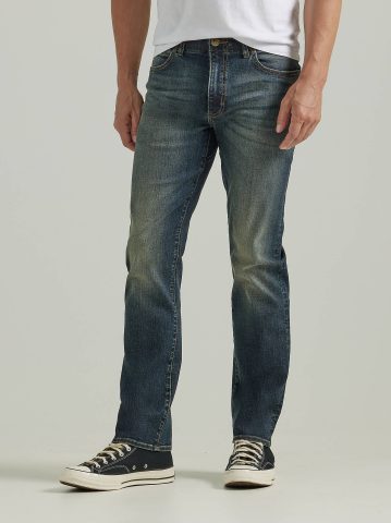 Men's Extreme Motion Regular Fit Straight Leg Jean