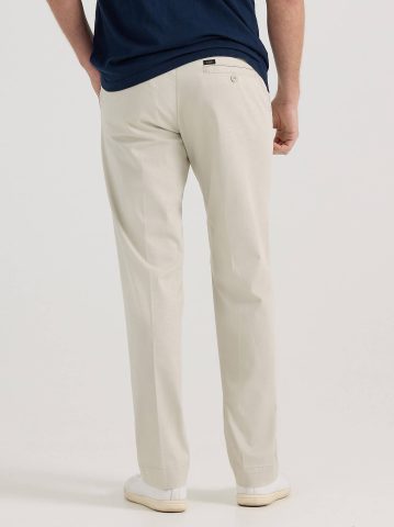 Men's Extreme Motion Flat Front Khaki Pant